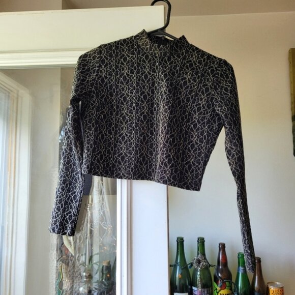 Motel rocks black and gold long sleeve textured crop top size xs - Picture 2 of 5